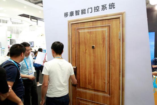 放弃高考，移康智能为你扫荡CES黑科技门控系统
